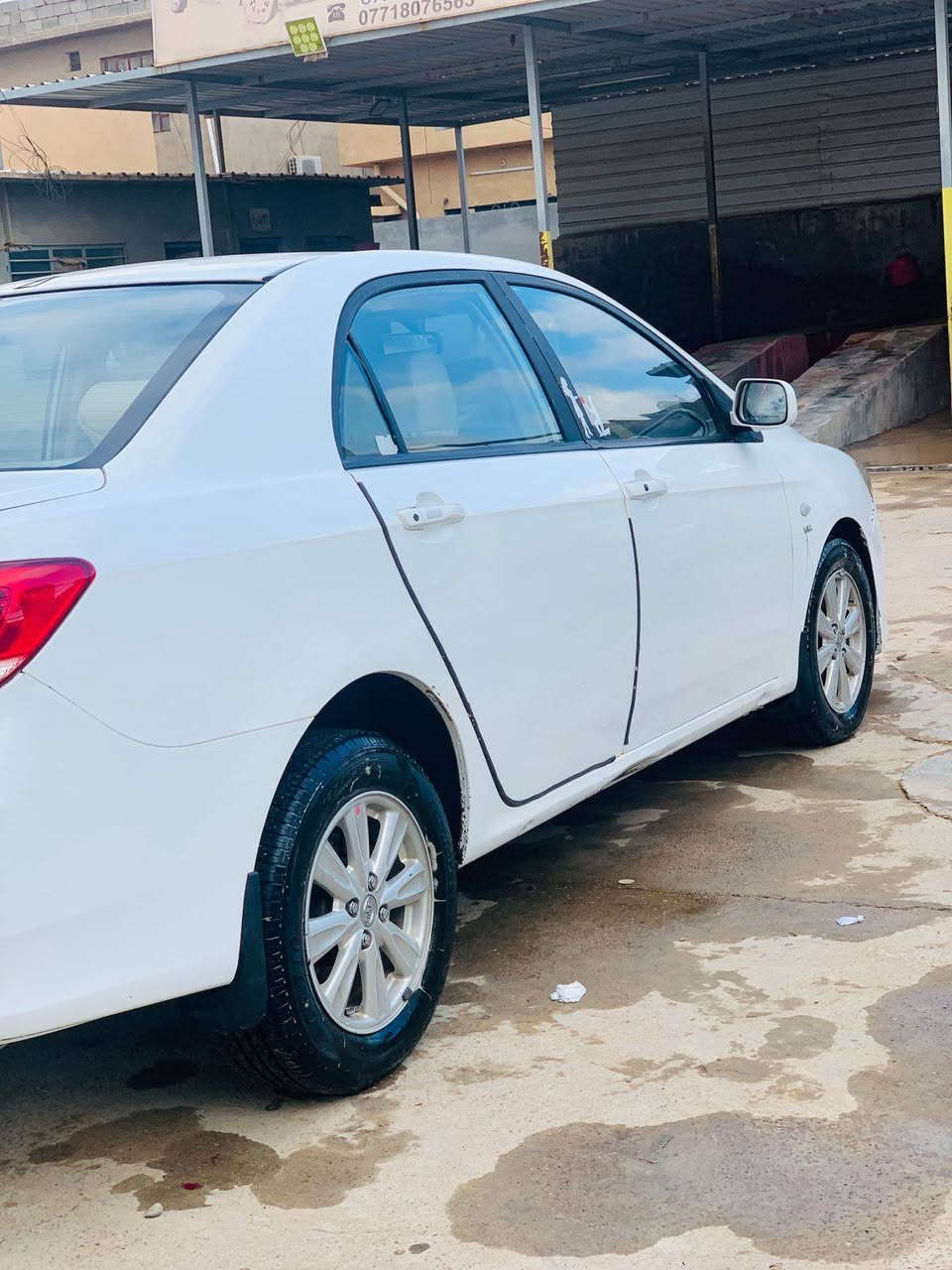 سلام عليكم سياره بي واي دي موديل 14 محرك وكير كورلا للبيع مكينه وكير كلش نضيفات تنته بصمه كامره خلفيه وشاشه بلاديه بيه فقط صبغ بنيد وجاملغ خلفي بسيط مابيه اي نقص تدفئه فول تبريد بي عطل بسيط الرقم اربيل سنويه باسمي شرط التحويل مثل متشوفون النضافه ا لعنوان تكريت  للاستفسار ع الخاص او ***********
