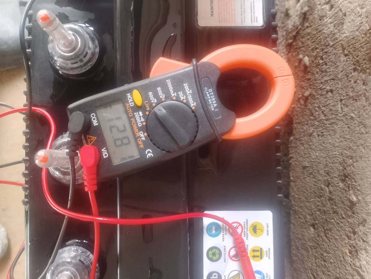 بطاريات للبيع
عدد 4 تيوبلر استخدام سنة 
2 اوكايا 260 امبير 
2 200 امبير 
سبب البيع توسيع المنظومة 
العنوان موصل 
للأستفسار خاص او اتصل
***********
***********
