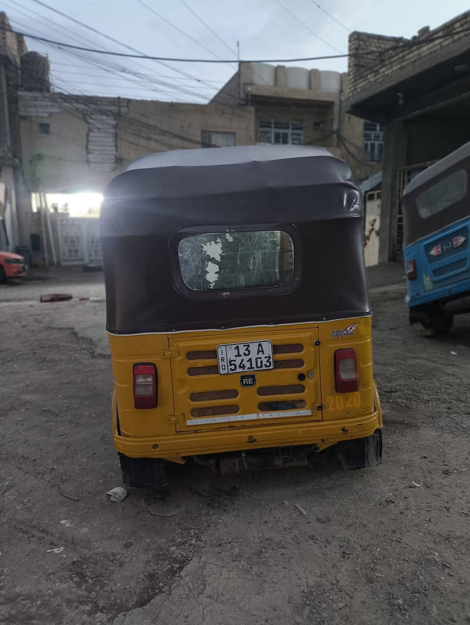 سلام عليكم تكتك مديل 20 سنويه لوحات نكليزي  تكتك لا بيه ضربه ولا معجون بس بل لغد رشه زغير السعر 5600 وبيه مجال قليل ***********
