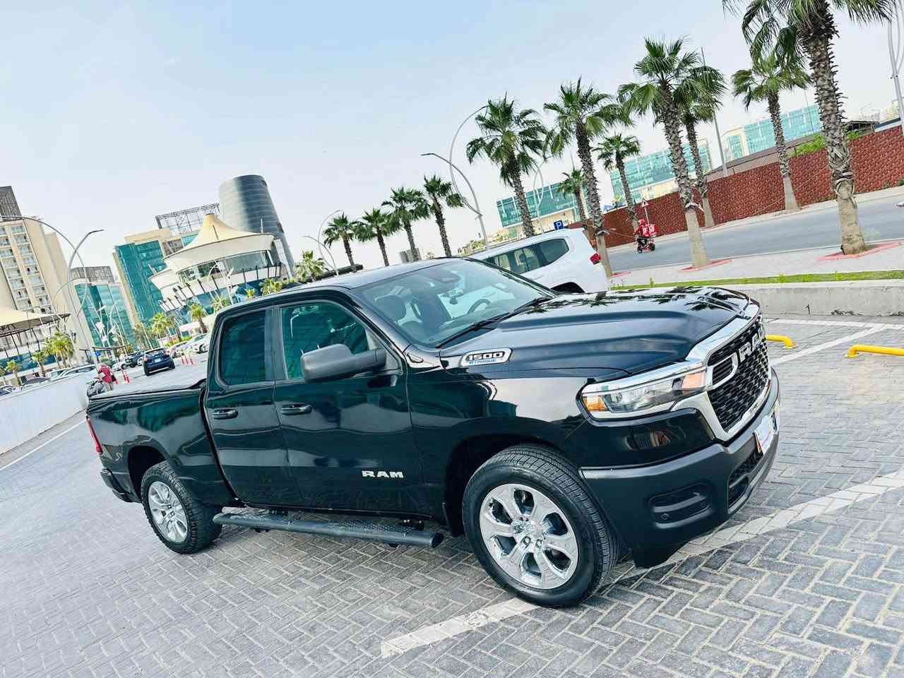 السلام عليكم
دوج رام موديل 2025 شكل جديد
2025 RAM 1500, HFE
محركً 3600 سته سلندر
ماشية 4000 الف 
ضررها جاملغ خلفي باب و باب مبدل نفس لون بدون دواخل
ايرباك فقط برده
موا صفاته
شاشه كبيره لمس 
ردار
لايت زينون
اتو ستوب
نقطة العمياء
تحديد المسار
حساسات امامي وخلفي
ويل سبورت
تايرات جبلي
بصمه
تشغيل عن بعد
 
سعر مناسب جدا 227 ورقةً 

مكان السياره اربيل(معرض اربيل كارس )
***********☎️📞 أربيل, العراق
