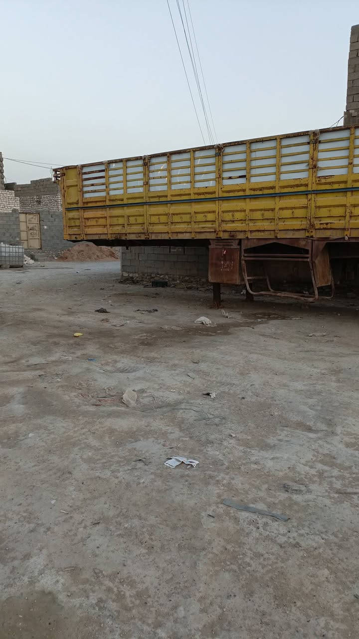 عربانه لبيع حداديه شاصي 16 مجموعتها 14 جديده دناكير برينه سربس شريد 3 موجود جيب وشد الثالث تايرتها تعبانه مال وكفه جناب جدد ثلاجه مطبخ صناديك كاعيه جديده مقلفه العربانه السعر 55 وبيها مجال لشراي مكانه الرمادي الخمسه مكلف بنشر مارد خاص استفسار عل رقم  ‏‪***********‬‏
