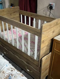 سرير اطفال • نضيف • العبيدي بغداد