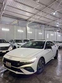 ابدأ رحلتك نحو القيادة المثالية مع معرض الدله للسيارات🚘، حيث الثقة وال...