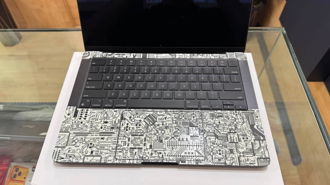 MacBook M4 Max 14inch
Storage: 1TB

Ram: 36GB
Battery: 100
Cycle Count: 59
Display: 14 inch

phone number: whatsapp 7508914169


**إذا كنت صاحب هذا الإعلان وتريد حذفه لأي سبب، رجاءا أرسل رسالة إلى الدعم الفني**