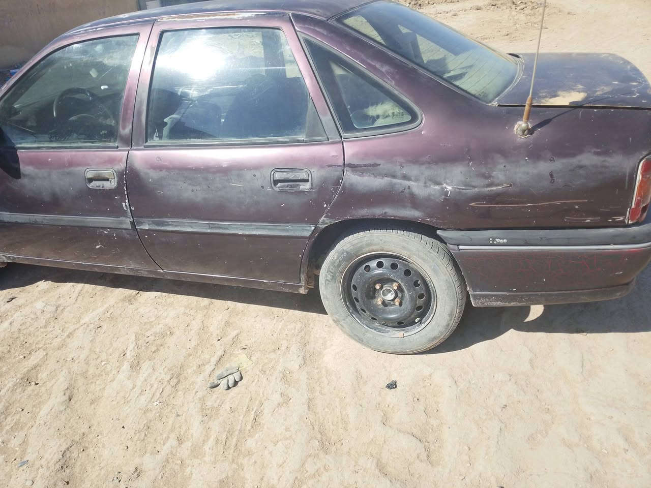 السلام عليكم سياره اوبل فكترا للبيع مديل 1995 مكينه وكير وحداديه جدد كرهبائيات شغاله المكان بابل حله السعر 20 قفل الرقم *********** /
