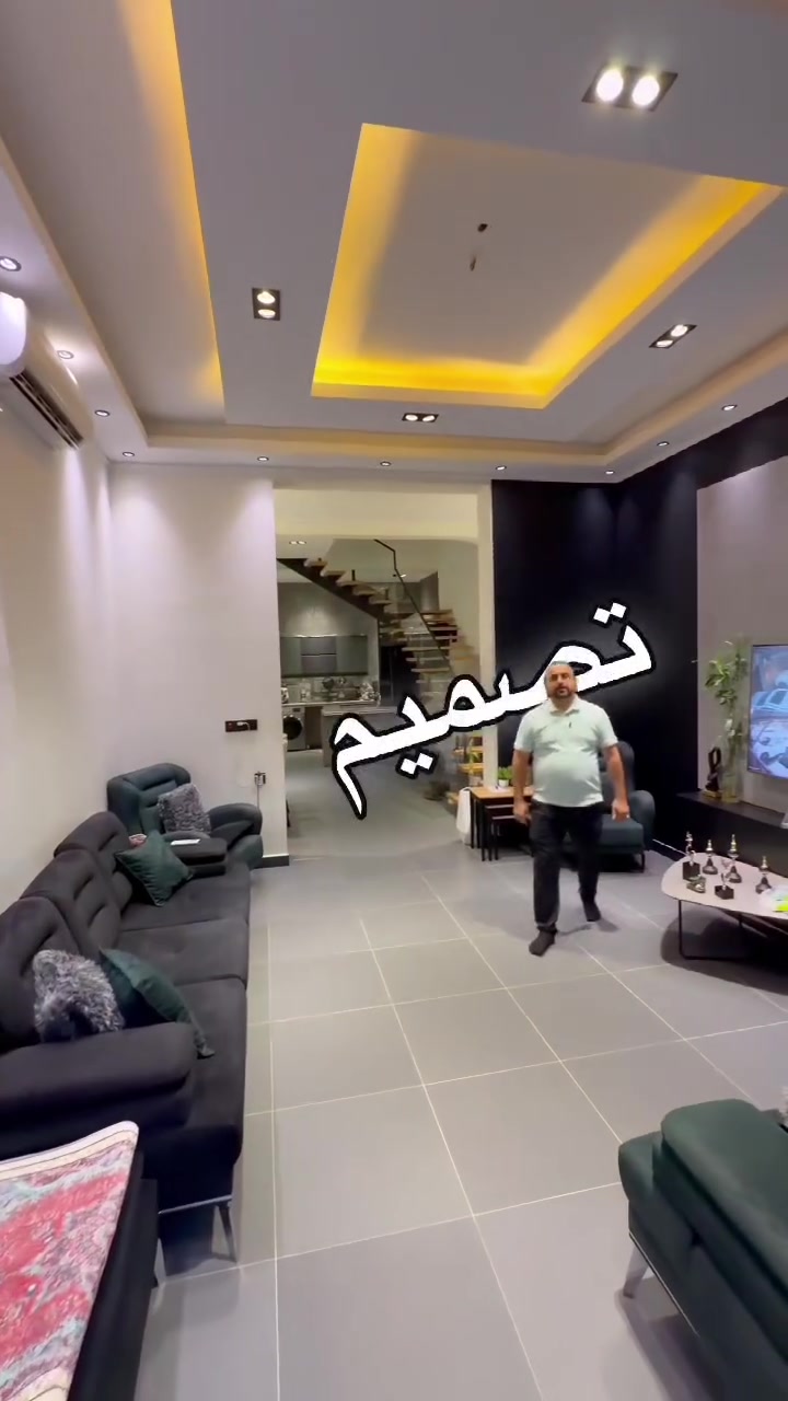 للبيع بيت بتصميم هندسي مميز جداً واستغلال مثالي للمساحة، يقع في أجمل مناطق الدورة (حي الرواد) 📍
​🔹 المساحة: 107 متر مربع
🔹 الأبعاد: واجهة 5 متر × نزال 21.5 متر
🔹 الشارع: شارع عريض بعرض 20 متر (موقع مريح جداً ومستقبل استثماري ممتاز)
​🏡 البيت يحتوي على:
• 4 غرف نوم (من ضمنها غرفتين بنظام سويت بحمام خاص) 🛌✨
• صالة واستقبال بتصميم حديث 🛋️
• مطبخ مجهز ونظيف 🍳
• مجموعات صحية (خدمات) متكاملة 🚿
​💰 السعر: 325 مليون دينار عراقي (قابل للتفاوض)
​📞 للاستفسار والمعاينة، الاتصال مباشرة:
***********
​#عقارات_بغداد #الدورة #منطقة_الرواد #بيوت_للبيع #عقارات_العراق بيت_للبيع عقارات بغداد تصاميم_حديثة
