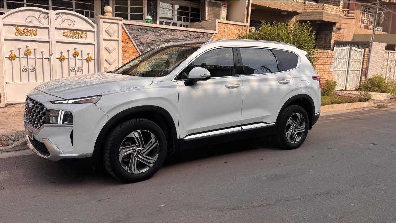 هيونداي سنتافي 2023 فول مواصفات
فئة SLE بروميوم  داخل لونين جلد
كراسي كهرباء + تدفئة .. صندوق كهربائي.. سايد بريك كهربائي
 ماشية 49 الف كيلو 
حجم محرك 2500 ، 4 سلندر GDI
رقم بغداد انكليزي
مواصفات VIP : 
🟥 فول تحكمات شفتات سرعة / تحديد مسار / مثبت سرعة
🟥 تنبية الخروج عن المسار / رادارت امامية و خلفية وجانبية
🟦 مراقبة النقطة عمياء / اوتو هولد / فور ويل 
🟦 بصمة تشغيل وابواب وصندوق وتشغيل عن بعد  وترحيب عند الاقتراب / اوضاع قيادة متعددة / ABS 
🟩 كاميرات  360 درجه عدد 4 جانبية امامية خلفية / حساسات / مراقبة ضغط الإطارات TPMS
🟩 شاشة كبيرة نظام صوت هارمن / تبريد قطعتين / ماسحة خلفية / منافذ USB شاحن وايرلس
🚦 اشارات بالمري الجانبية
🗺️ بردات خلفية بلادية
🏖️  قمارة بانوراما 
💡 لايت LED

🔴 وارد امريكي حادث خفيف جداً  ايرباكات سليمه ما عدا البردة جهه السايق  وراجع سيستم..  بارد فقط بدون صبغ  نهائياً  بجهة باب السايق  والجاملغ الامامي الايسر مثل ما موضح بصور الحادث والباقي مكفول 
🏮بااااارد فقط بدون صبغ وتبديل
السعر:25.500$ يعني 255 
*********** واتساب
