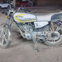 ايراني مديل 22 كلة شغال بس عايزة كتف شحن السعر 300 بي مجال شي قليل شرا...