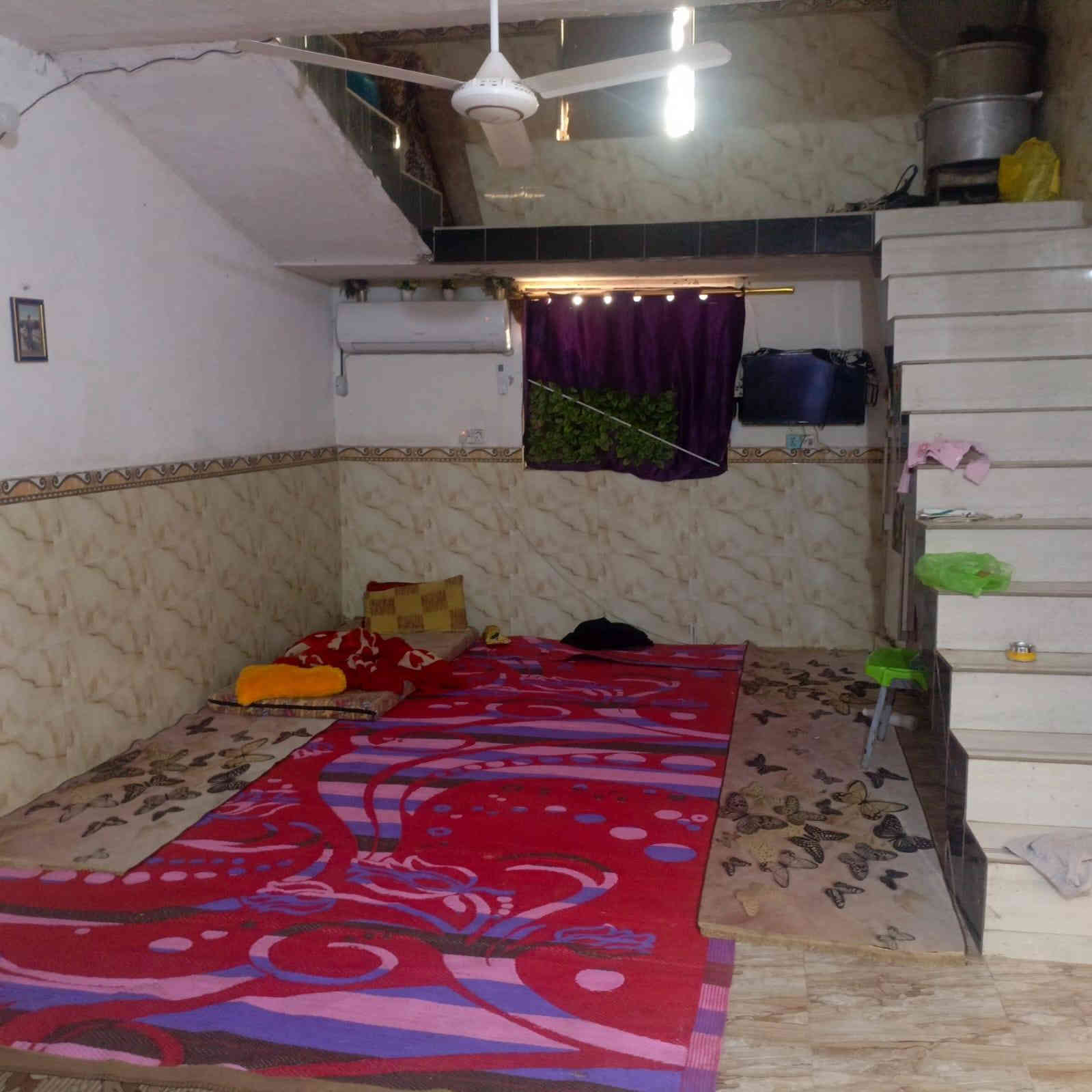 بيت حواسم حي القاهره الاؤله مساحه250استقبال 7/5+ مطبخ 4/5+ صاله 5/7+غرف نوم اثنين 4/5+غرفه 4/7+ ساحه كراج سياره قفله سعر 38 اتصال بي واتساب *********** عمارة, ميسان
