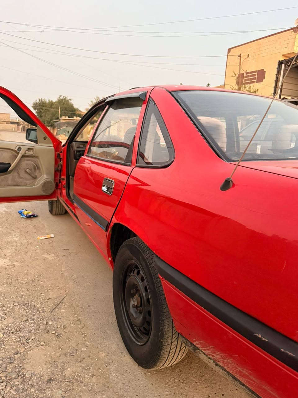 سلام وعليكم اخوان ابل فكتره موديل 1991 بلادي بلادي مكينه 18 شرط الكير والمكينة والكهربايات لا خياس ولا معجون بس هلالات غرفه بلادي تخم تاير باتري جديد بوور ربيل شرط التحويل مكان تكريت *********** السعر 45 وبيه مجال
