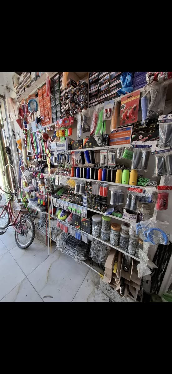 السلام عليكم محل بايسكلات جاهز يحتاج واحد يعرف عنده خبره للبيع  عنوان رميثه شراي يتصل واتساب***********8
