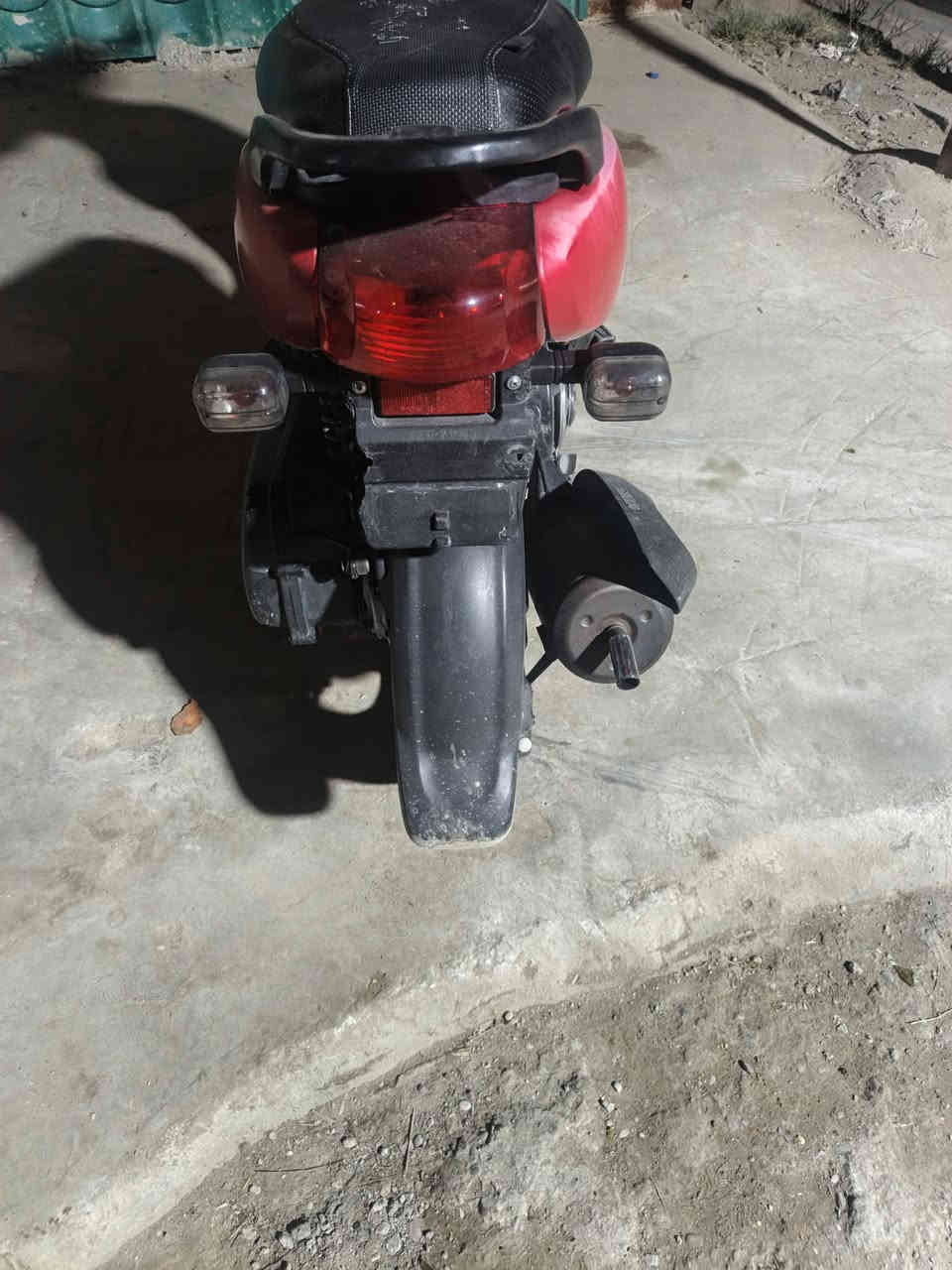 السلام عليكم دراجه فله رمبه بيها شويه جراد مقفوله كفاله عامه ماكينه جديده للبيع سعر 800 بيها مجال او مراوس حسب القناعه مكان بغداد وحبيبيه***********
