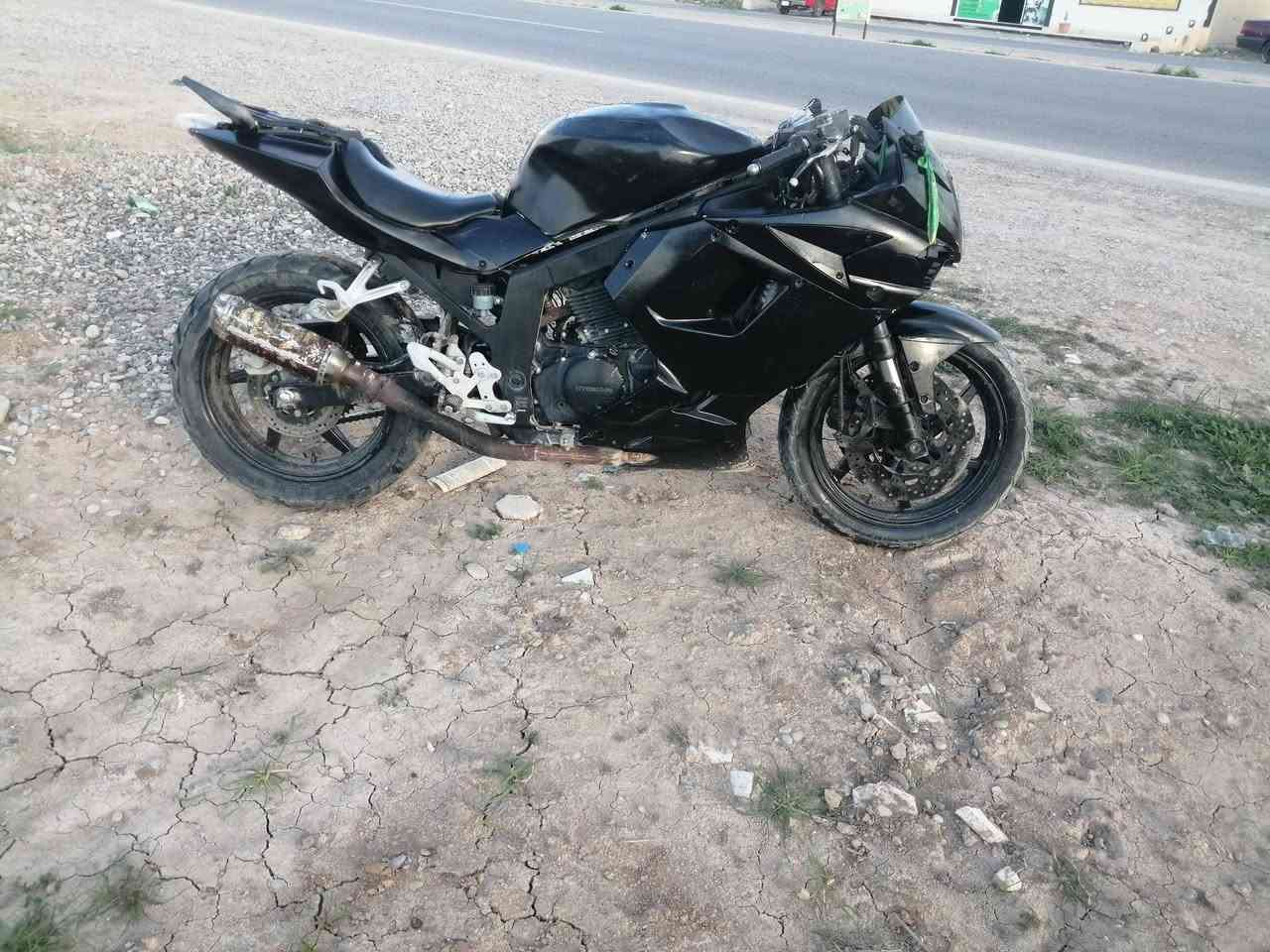 السلام عليكم      بطح هايسونك 2017
حجم المحرك 250 مامفتوح
كهربائيات كلها شغاله
نشاط فول طيران ✈️ 
ترايك للبصره 
السعر ٧٥٠ وبي مجال قليل مراوس هم يرهم
الاتصال *********** الخاص مفتوح مكاني كركوك قضاء الحويجه
