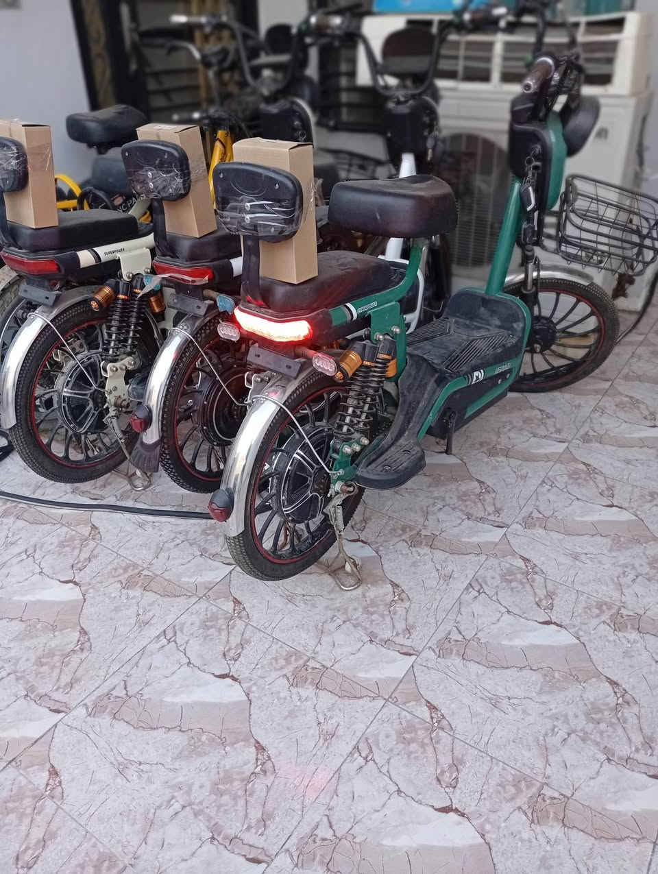 دراجه بايسكل شحن للبيع دراجات جديده صفر مماشيه كامل مع الشاحنه احجام كبيره 4 سرعات  سعر القطعه 550 الف مكانه بغداد الجديده للاستفسار
***********
دراجه بايسكل شحن للبيع دراجات جديده صفر مماشيه كامل مع الشاحنه احجام كبيره 4 سرعات  سعر القطعه 550 الف مكانه بغداد الجديده للاستفسار
