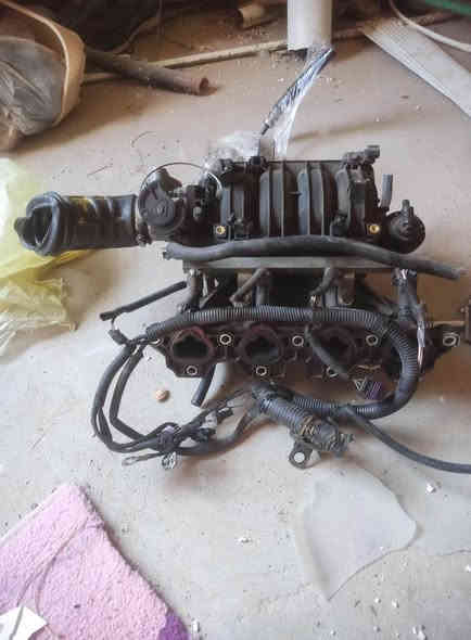 السلام عليكم
دكشن +نوزلات +جويتر اي سي +سلف داينمو+ كمبريسر تبريد +مجاول 
شرط گصة مع المكينة فقط تم اخذ المحرك طابوگة والباقي موجود البعض يعمل افيو والبعض الاخر اوبترا الي يحب يتواصل 
***********
