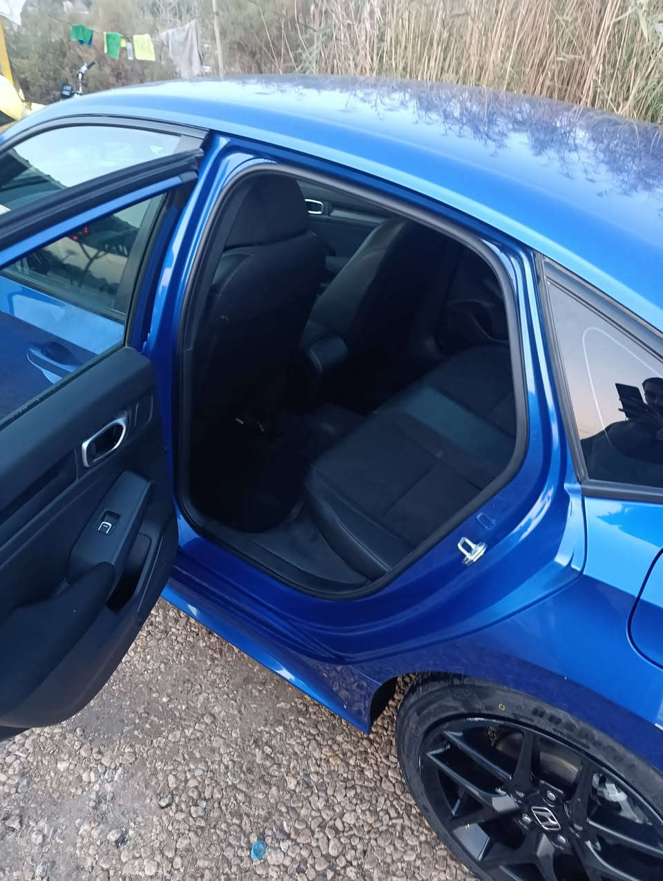 هوندا سيفيك سبورت موديل 23 محرك 2000 صور الحادث مرفق..ماشيه 29الف ميل... مبدل بنيد فقط
مواصفات بصمه .. بيه شفتات كير ..تحديد مسار ..مانع تصادم
لايتات زنون.. هندبريك كهربائي...ويل كب سبورت شركة 
سعر 155 ...بسمي السياره.. مكان بابل المسيب 
هاتف ***********
