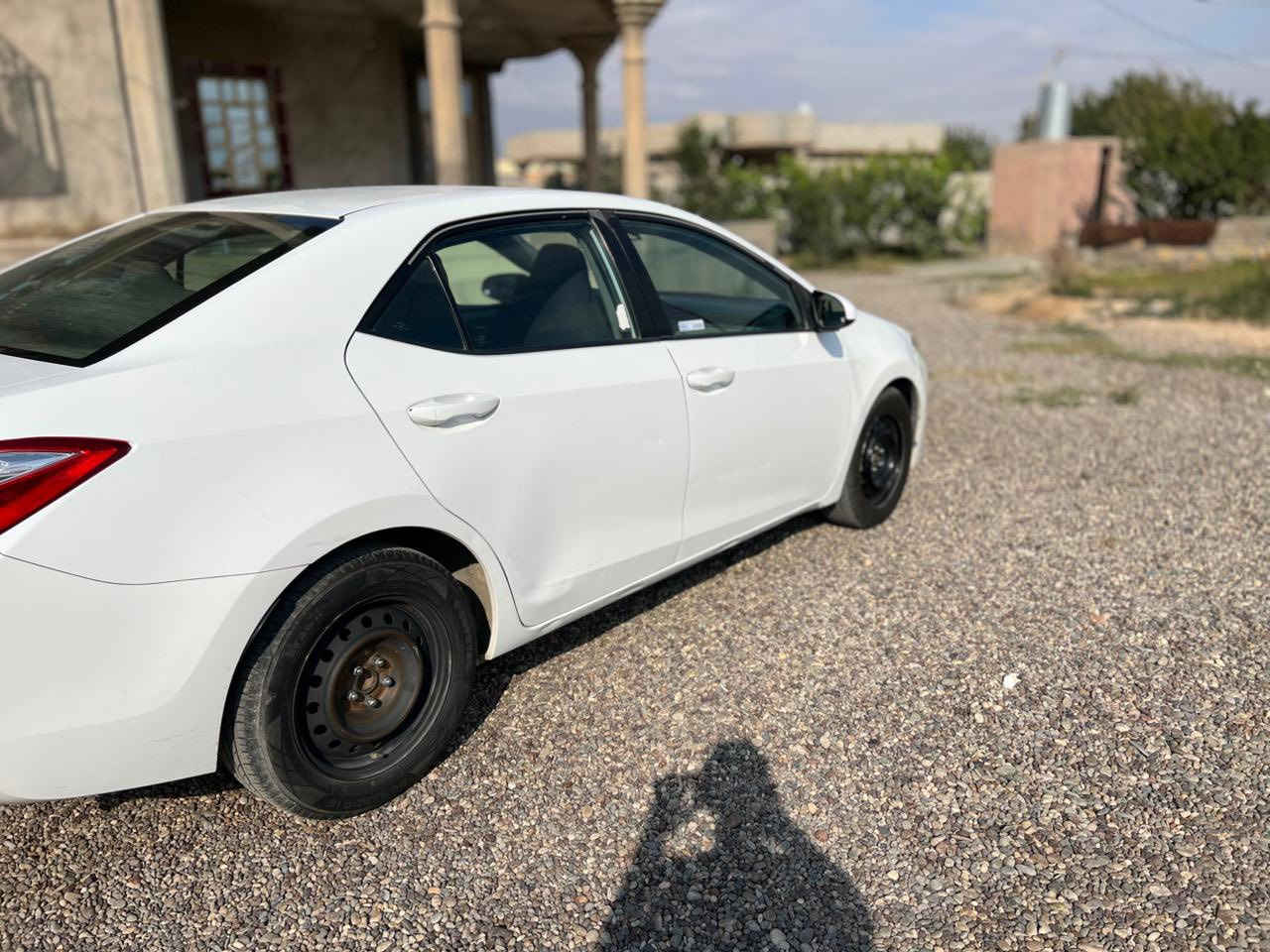 السلام عليكم 
للبيع كورلا 2016 مواصفات LEفول عدا البصمه  سياره حيل حلوه رقم سليمانيه دولي بسمي     السنويه ل28 صدر تواير ويل كب عادي گير ومحرك كلها جاهزه ماناقصه شي بيها اربع قطع بونيد وجاملقات امامي وباب خلف السايق  السعر128وبيها مجال  الاتصال على الرقم 
*********** 
مكان السياره بيجي قرية المسحگ
