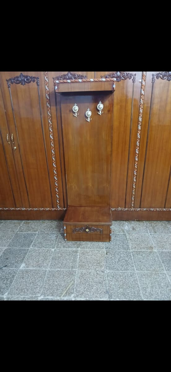 غرفه ام ٦ صاج حلوه كامله تحتوي على يدات جدد قفاله جدد صبغ تلميع كامل سعره ٣٠٠ قفل بدوم عمله متواجد علخاص اكو توصيل بفلوس ***********سجاد المالكي
