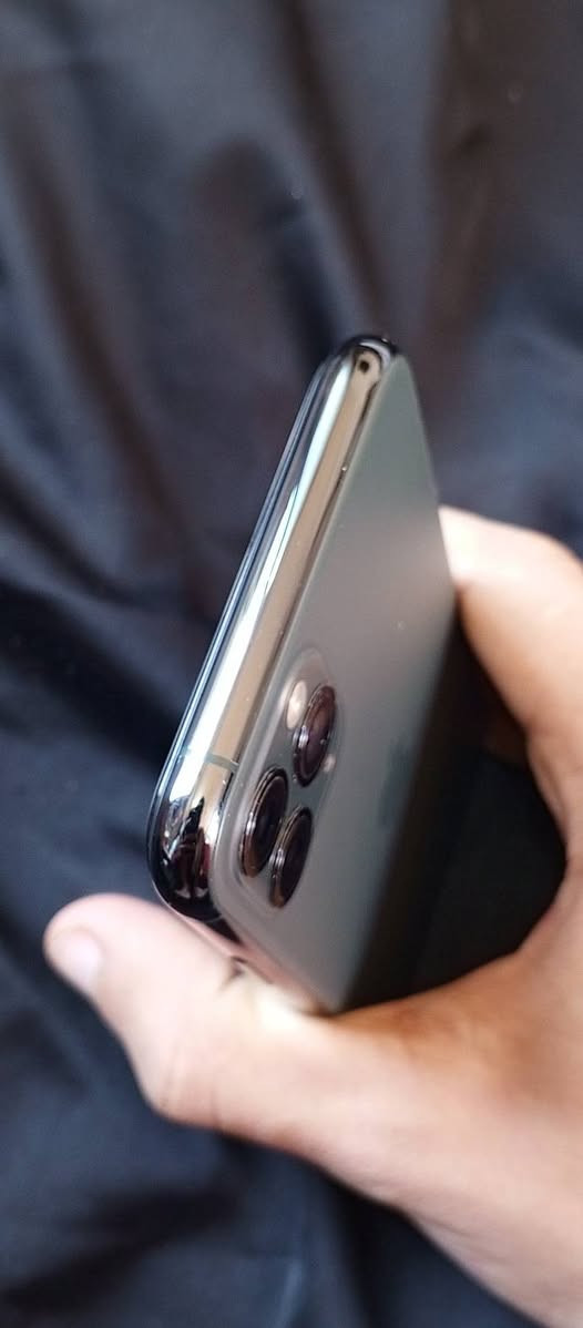 ايفون 11 برو نضافه 98% استخدام شخصي 
مبدل فقط بطاريه اصليه وميصرف شحن ابد
انطيكم بي ضمان 3 ايام سعر 300 بغداد الجديده مشتل للاستفسار خاص


**إذا كنت صاحب هذا الإعلان وتريد حذفه لأي سبب، رجاءا أرسل رسالة إلى الدعم الفني**