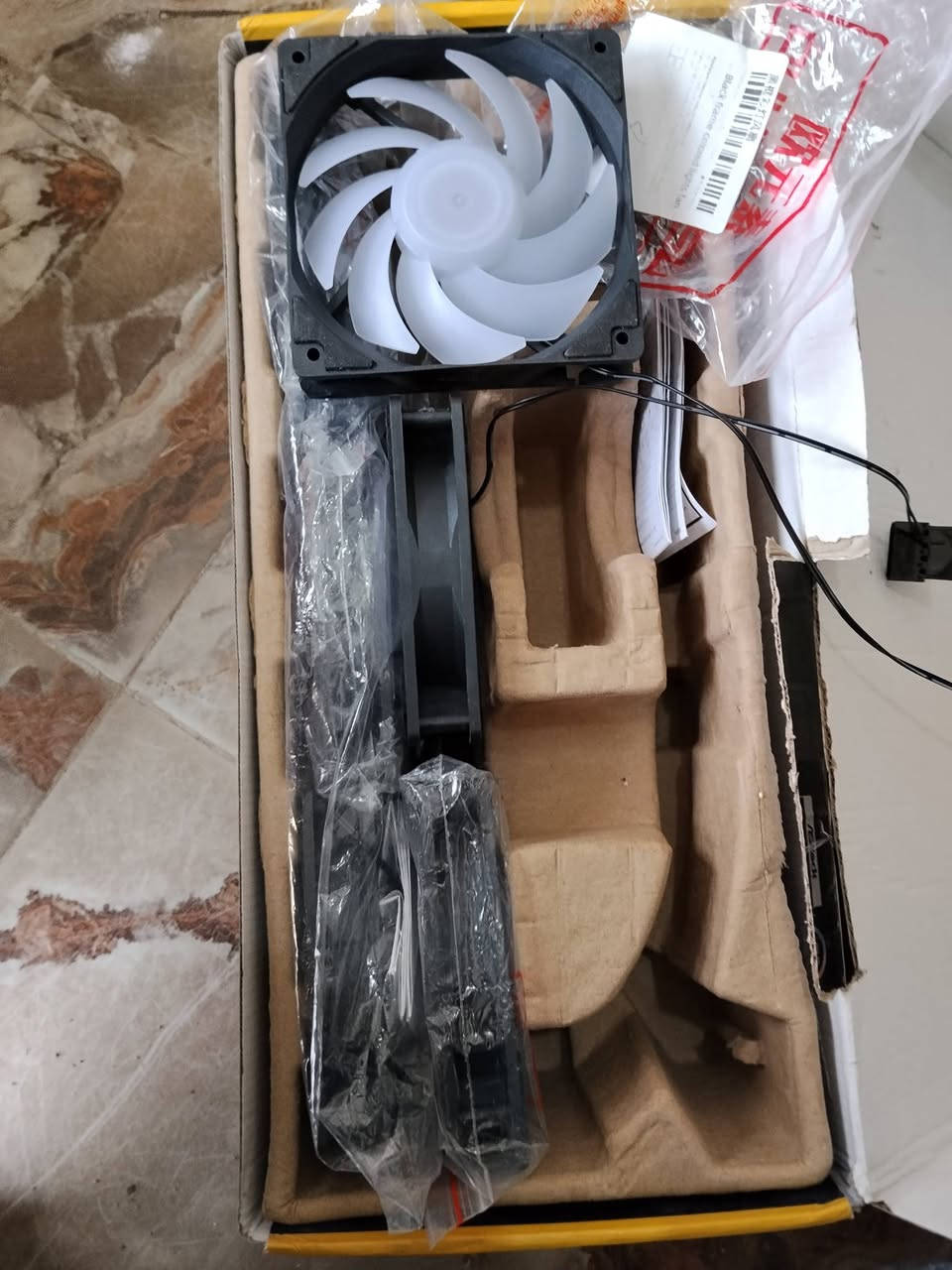 متوفر مراوح سيت 6 مراوح جديد غير مستخدم السعر 40 شامل التوصيل 
سيت 4 مراوح السعر 20 شامل التوصيل اذا تاخذهن ثنينهن يصيرن ب55 شامل التوصيل


**إذا كنت صاحب هذا الإعلان وتريد حذفه لأي سبب، رجاءا أرسل رسالة إلى الدعم الفني**