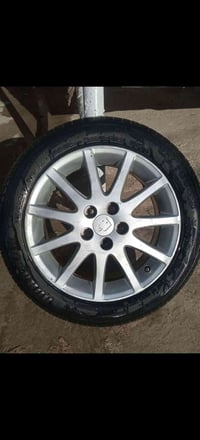 تخم تاير كامل نضيف حجم 17 كلهن نفس نضافة البصورة للاستفسار 07724324582