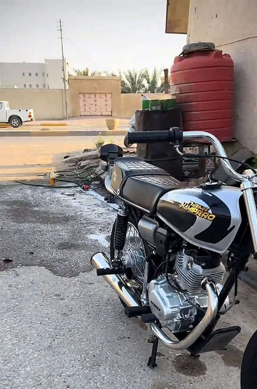 السلام عليكم اخوتي 
دراجة نامة برو 
مكينة شرط ما مفتوحة 
تايرات جدد قبل 3 ايام مبدل 
كفالة عامة دراجة خير من الله 
السعر: 400 
تواصل: ***********

بيع مستعجل
