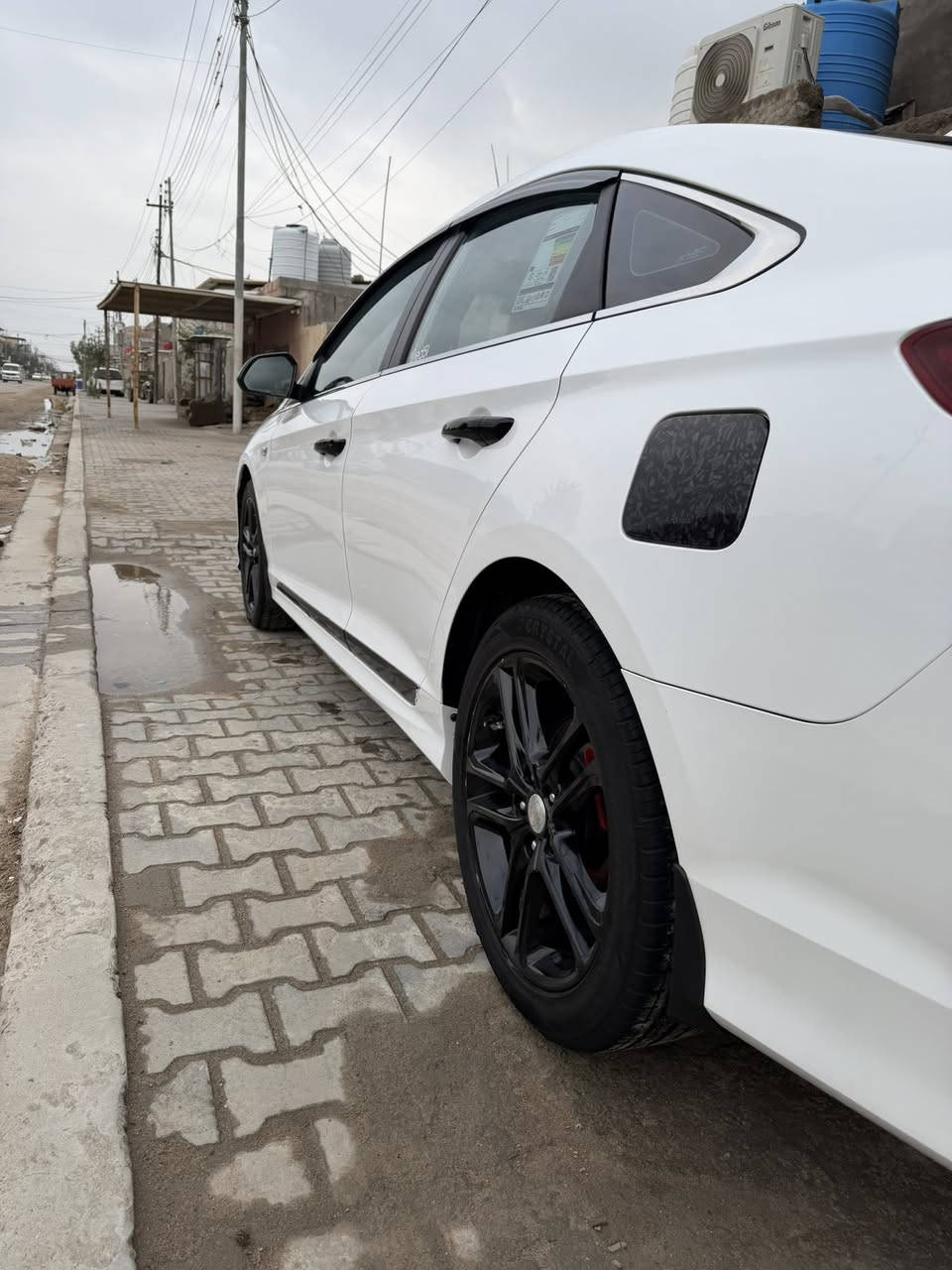 سوناتا ٢٠٢٠ وارد كوري ماشي ٦٧٠٠٠ جديد مال بيت متعوب عليها الكوري يجي صبغ فقط هاي بيها صبغ شبر ع كد ايد بالجاملغ مثل ما موضح بالصوره والباقي مكفول 
محرك دوش ٢٠٠٠
كشنات كهربائية تدفئه تبريد 
حداديتها جديده هو ما طالع بيها 
تخم تايرات جديد
شاشه جديده ستوني شادها كار بلي 
ونشره لد ع طول السياره تحكم بالمبايل  
السياره ع ايدي حتى مامشتغل بيها 
رايدها ١٧٣ والي ماتفيدها لا يكسر بسعرها 
عنواني شط العرب التنومه سنويتها لل ٢٠٢٧
وبأسمي السياره واريد تحويل ثاني يوم 
رقم تلفوني ***********
