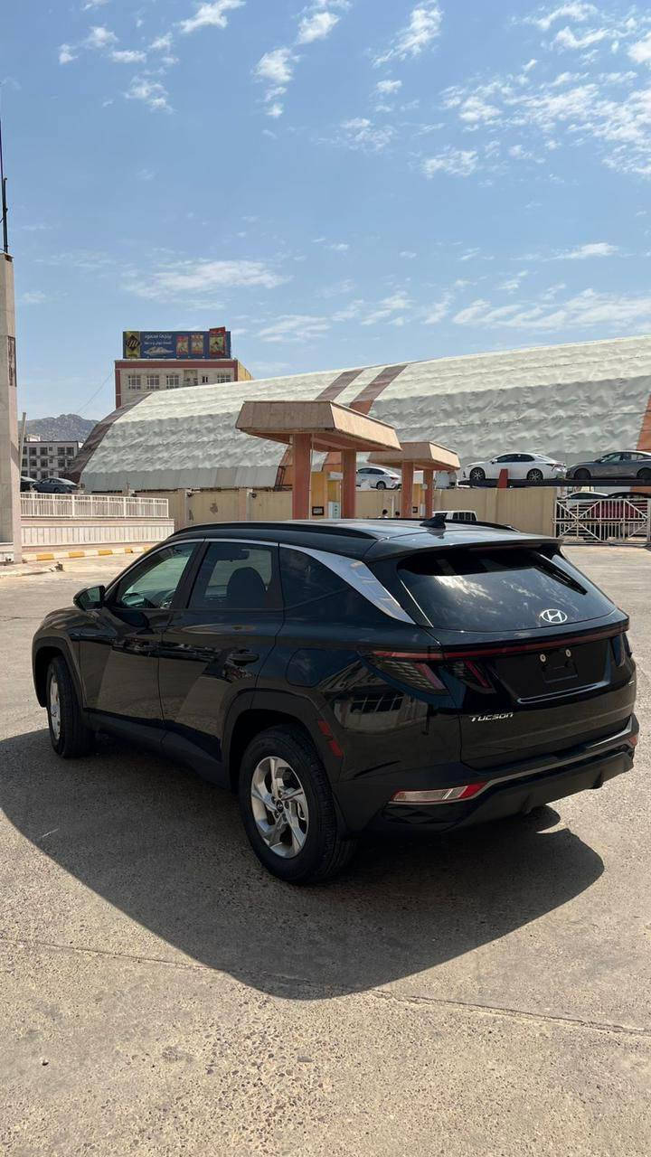 السلام عليكم توسان للبيع سياره جديده الضرر موضح بالصوره ولباقي مكفول فول مواصفات عده الفتحه موديل 23 اي استفسار هذا رقمي*********** السعر 195
