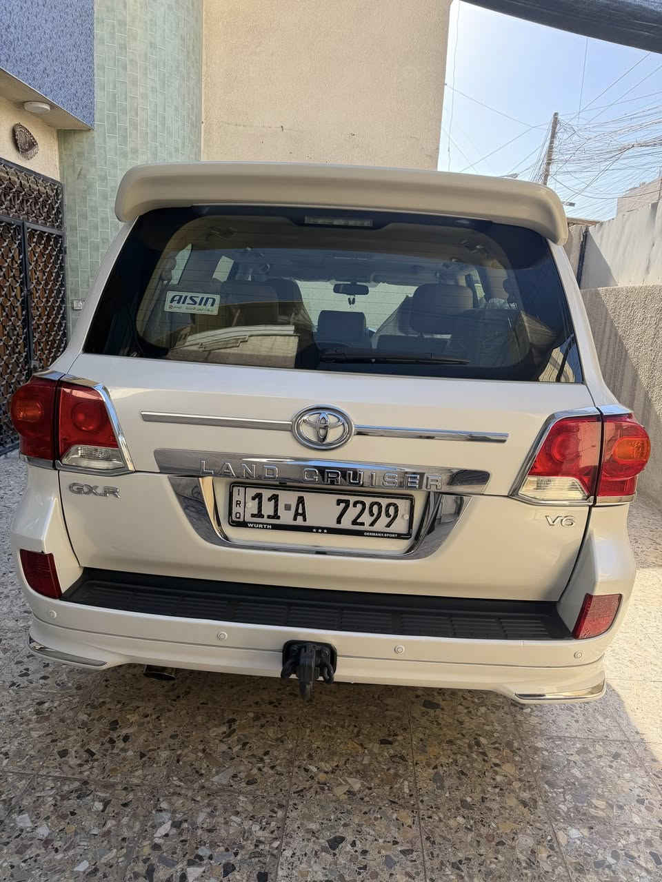 السلام عليكم 
لاندكروز 2014 للبيع باسمي رقم بغداد مميز 
بريم ام الطفاية 
حساس اماي خلفي 
تشغيل عن بعد +مري قلاب 
كشنات جلد +فتحه +زراك لايت 
دوسات ترحيب 
6 سلندر تخم تاير جديد قبل يومين شادي صيانة كله بالشركة 
سونار ويها 
مكان السياره بغداد / الكراده
الاستفسار ***********  ابو محمد
