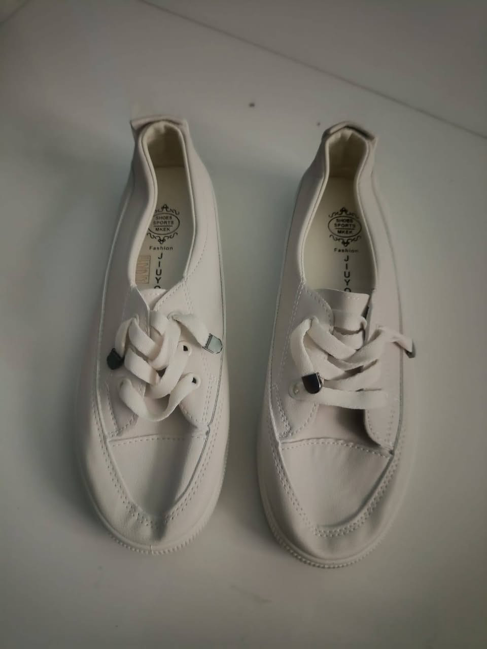 السلام عليكم  احذيه شي ان عنوان المحل ابي غرق السوك مقابل مجمع الحسين الطبي مجاور  ابو الالبان فرع المخبز الاتصال *********** اهلا وسهلا يوجد توصيل
