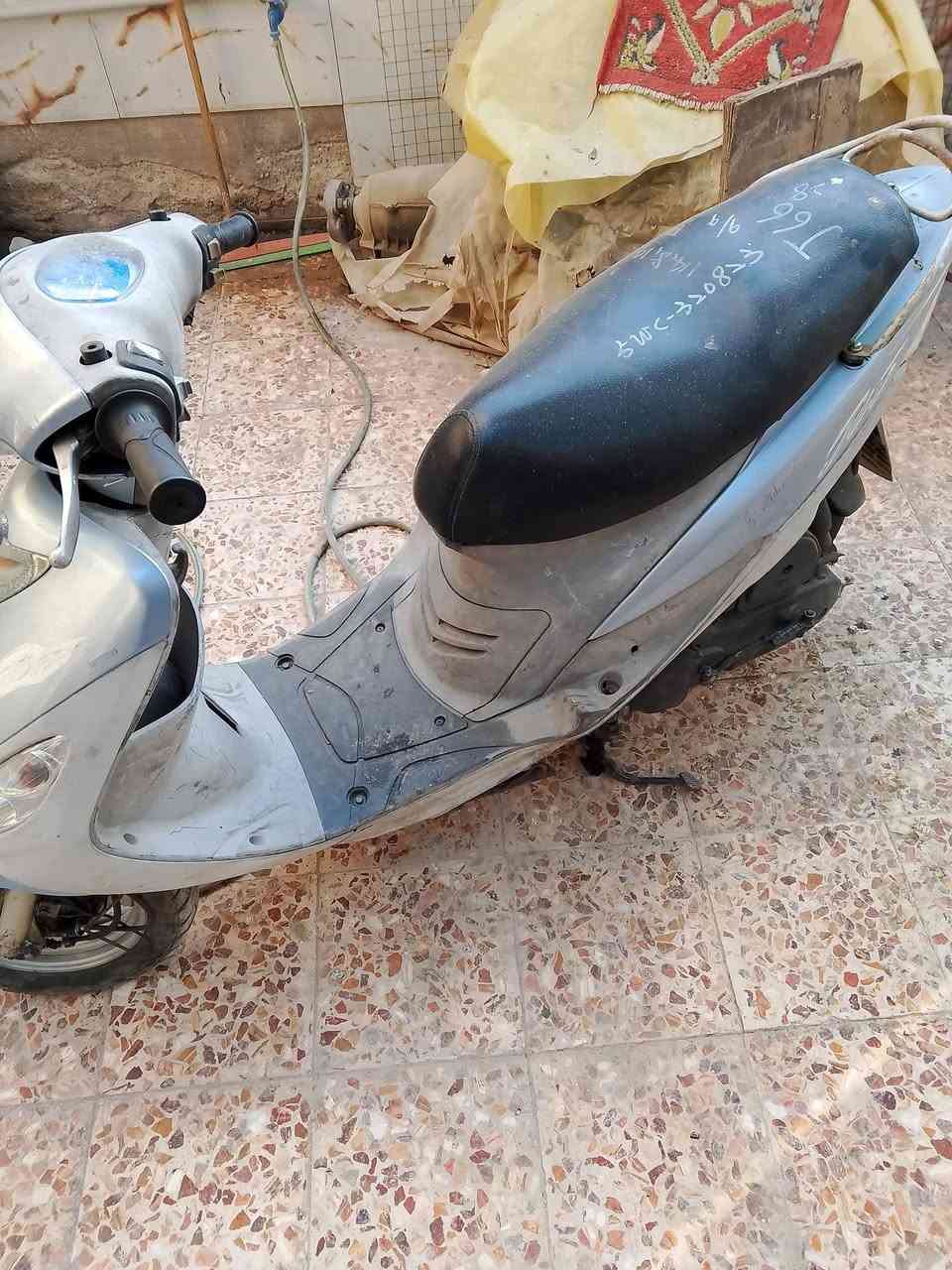 سلام عليكم ماكس منغولي موديل 2007 دراجة بعده بالكارتون مال رمبة بعده بدهن الشركة مامشتغلة تجي تشغله وتاخذه  سعره 850     ***********
