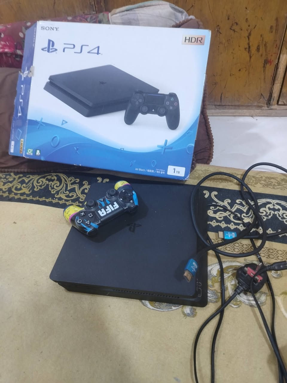 السلام عليكم بلي فور سلم واحد تيرة اخو الجديد استعمال قليل ما طاب تصليح ويا كامل ملحقاته جوستك+كيبلات+الكارتونه ويجي ويا أقراص ثنين جهاز استعمال قليل السعر 275 العنوان البصرة الصالحية رقم الهاتف ***********
