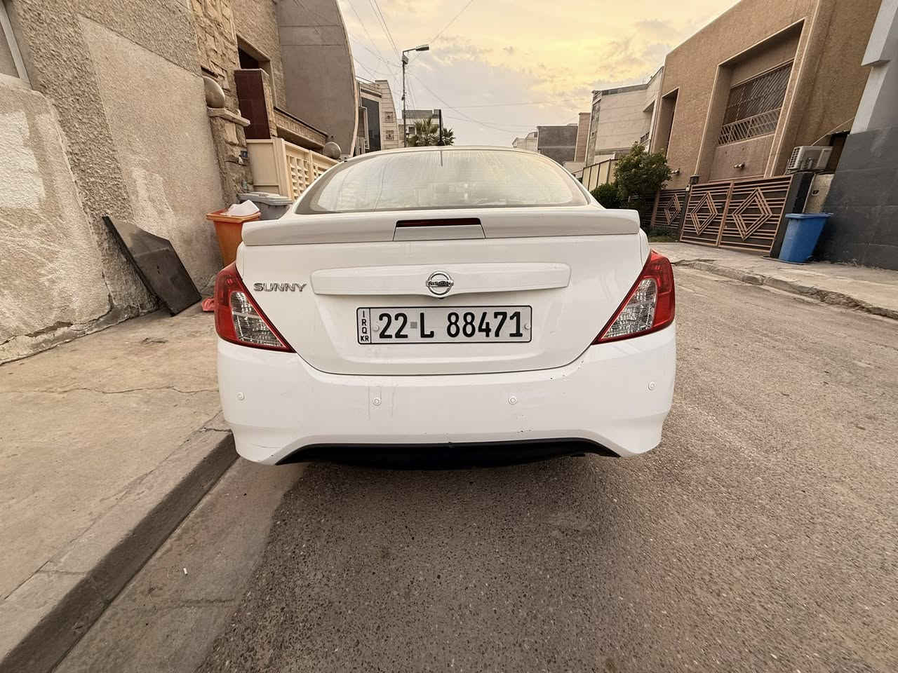 السلام عليكم
نيسان سني هندي موديل25
ماشي 61 الف كيلو 
الجملغ الامامي من جهة السايق مبدل
الجاملغ الخلفي من جهة الراكب مصلح بارد
للاستفسار 
***********
