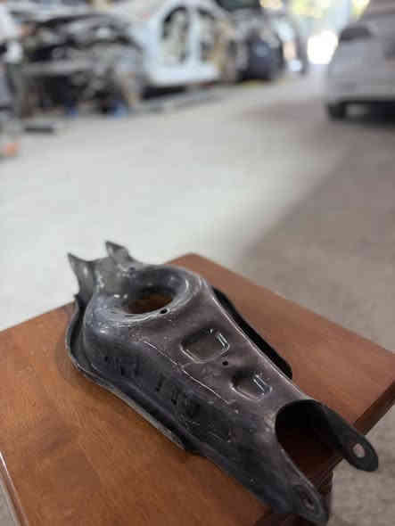 سلام عليكم 
مركز تسلا النجف 
يوفر جميع قطع غيار تسلا حداديه امامي وخلفي 
مودل 3-y- x-s  - سايبر تراك

***********
***********
