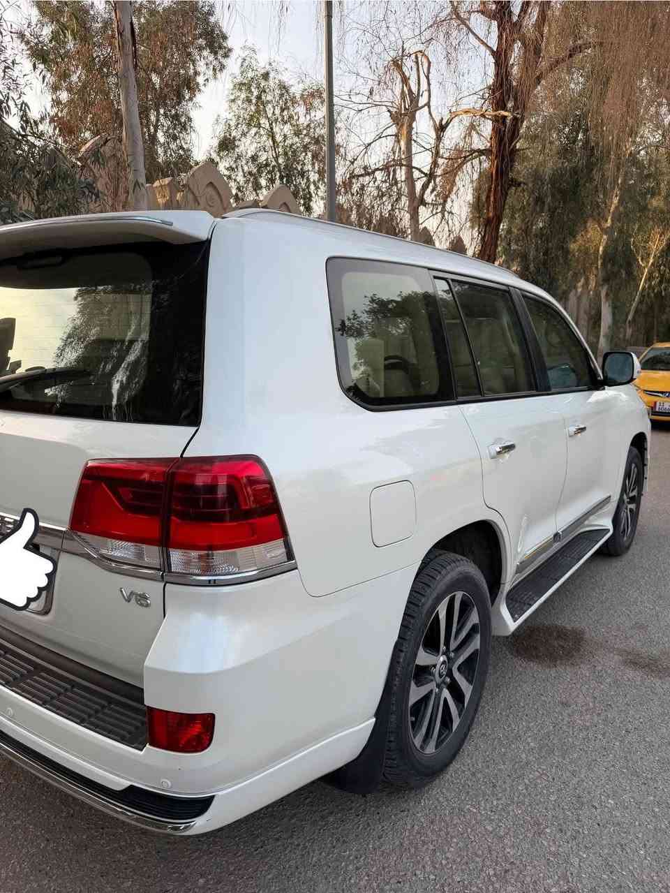 لاندكروز للبيع 2019 بريم كفاله عامه فول مواصفات رقم بغداد المكان المنصور.  ***********
