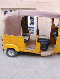 تكتك موديل 18 رقم وسنويه ب5 وربع وبيها مجال  العنوان مدينة الصدر قطاع ...
