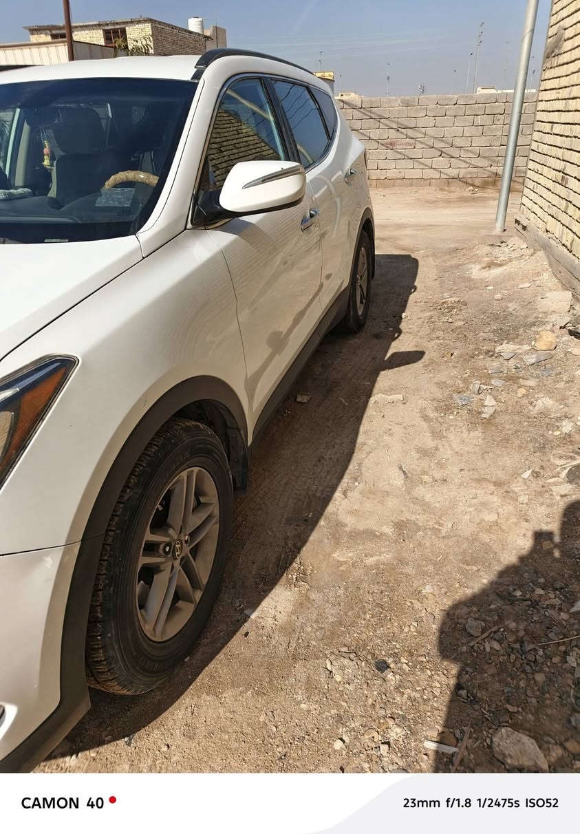 السلام عليكم
سنتافي للبيع 2018 رقم واسط 

وارد أمريكي حادثها بس بنيد مصلح 

تدفئه تبريد 

كشنات كهرباء 

تدفئه كشنات
السعر ( ١٧٠ ) 

***********
