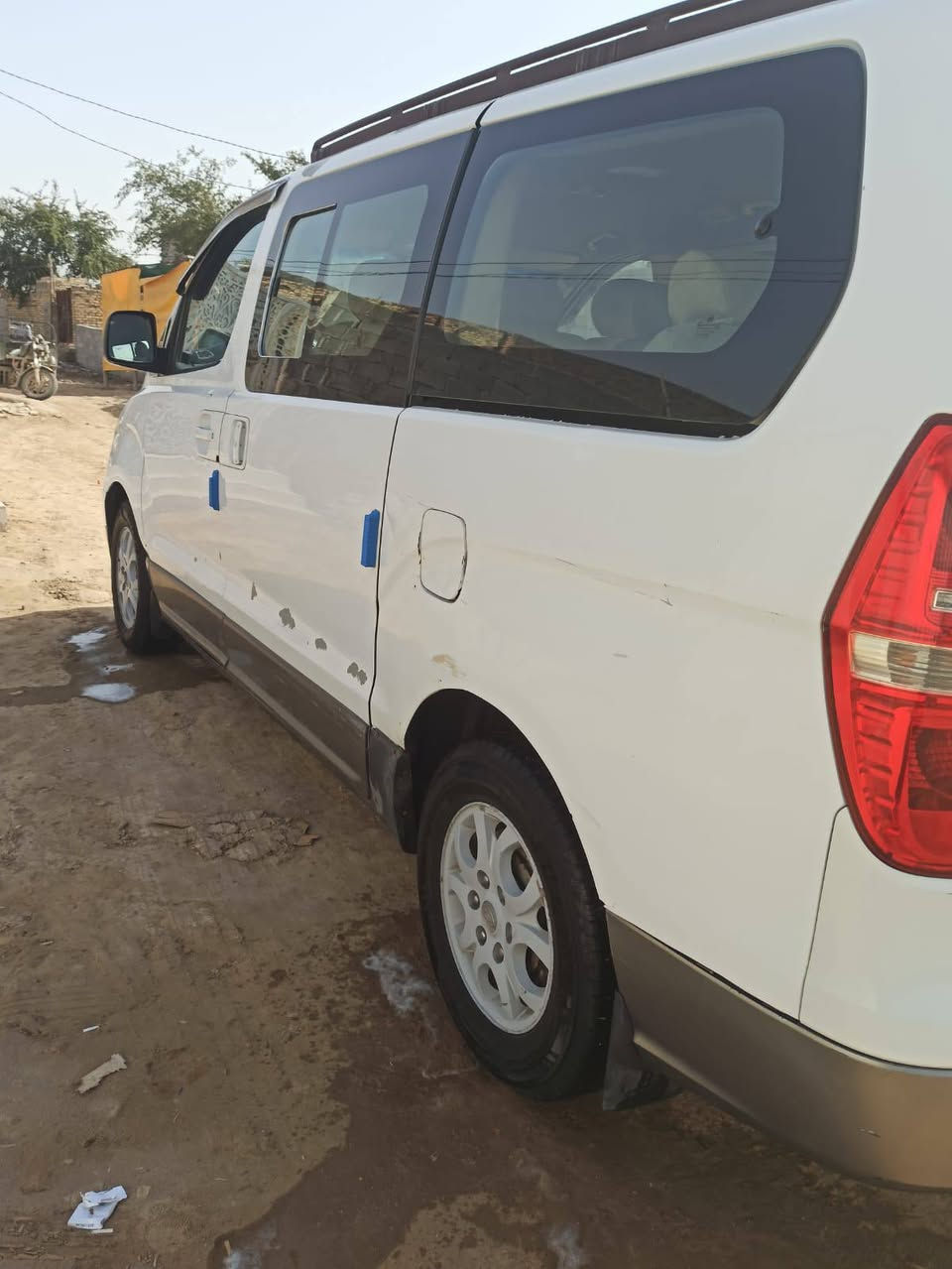 سلام عليكم ستاركس البيع موديل  2009 مفتوح بسمي مداور ثاني يوم مصفرة هيئة ومرور سنويه ال 2028 كهربائياته كله شغالة. تبرد شغال تخم تاير  حدادية أمامية  وخلفية 80 بل 100  مكينة بية تنقيص جاملغ  المامي اليمنة مبدل ماوصل  الدواخل  جاملغ الخلفي بيه دحجه  يم قبق الكاز ماوصل الدواخل
رقم السيارة قادسيه  انكليزي 16
العنوان. قاسية  السعر 122$ وبية مجال 

رقم الاتصال ***********
