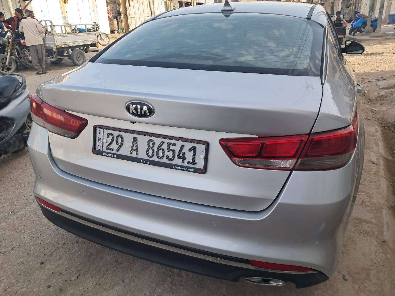 السلام عليكم
للبيع كيا اوبتيما موديل 2017 وارد أمريكي حادثها جاملغ الخلفي بدون دواخل وهنا صار بيها جراد جهت الأيمن ورشيتهن جماليه بدون ضربه شرط عندي صورها قبل الصبغ بجمها مكفول شواصيها مكفوله ليبل واحد السياره تكم كله مكفولات محرك 2400 كير ومحرك مكفولات موصفات معروفه Fe تحكم ستيرن جهتين شاشه كامره حساس خلفي نضام ECO رقم واسط انكليزي بسمي سنويه مجدده تحويل مباشر السياره خير من الله ترايك وين مايعجبك وصورها قبل الصبغ داخل المنشور وصور الحادث 
سعرها 115  
***********
***********
