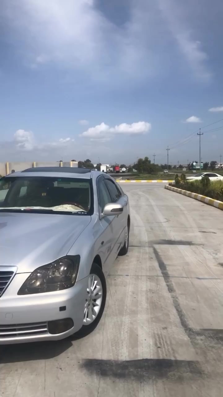 بەناوی خوای گەورە

شاهینە ڕۆیاڵ مووس بەحری
٢٠٠٥ 
١٨٢ دوو دوگمە ناوزەرد
گەورە بە گەورە
سڵاید 
ئاوێنە ئیشارەت
ئیشارەت لێگزز
جڵدی دووبەی
سوکان وەک لێگزز
بێ بۆیاخ ایراق ئەوروپاشی نیە
تاقمێ تایەی لۆکی لە ژێرە
سەیارەکە لە کەلارە

ئەگەر موشتەری نی سەرم مەیەشێنە 
لەوە هەرزانتر بو برۆ بیکڕە

سعر:٦٧ مەجالێ کەم
ژم:***********
