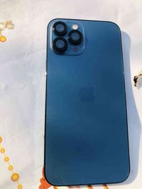 يوجد ايفون 12للبيع نضيف بطارية (77)مكفول عشائريآ خالي من اي ضرر من يرغ...