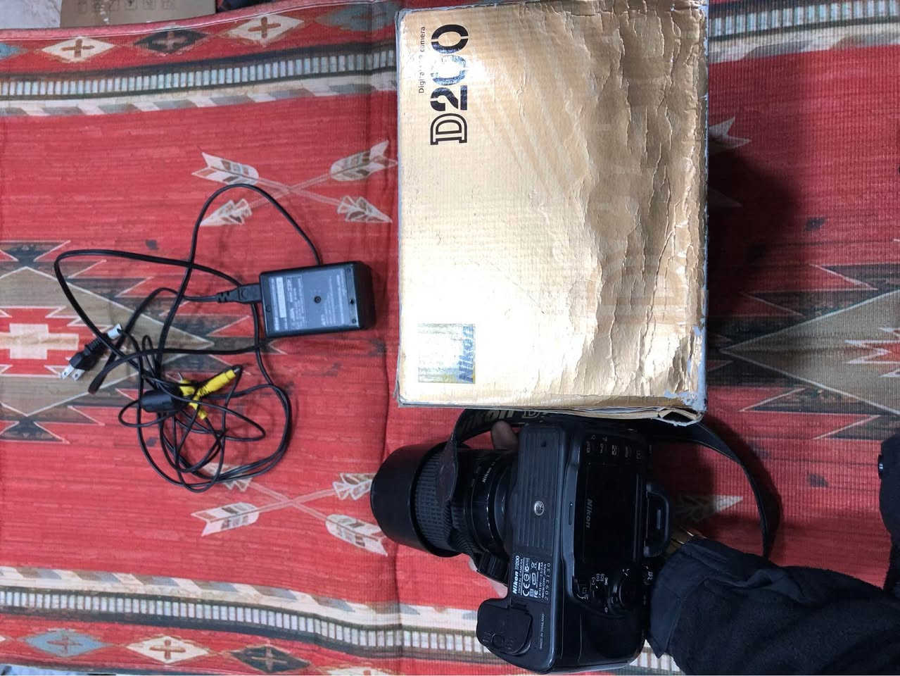 کامیرای مودیل D200
گشت گیانی به‌شه‌رته
سیعری 100دولار
هه‌موو شتی خوی کامل له‌گه‌له 
ره‌قه‌م واتساب *********** أربيل, العراق
