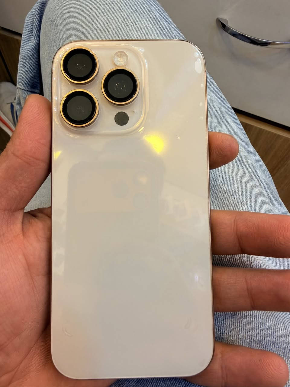 ايفون ١٦ برو فقط  ذاكره ٢٥٦  بطاريه ١٠٠  سعر مليون و٢٥٠ الف جهاز نظيفف جدا  عنواني بغداد المشتل رقم هاتف ***********
