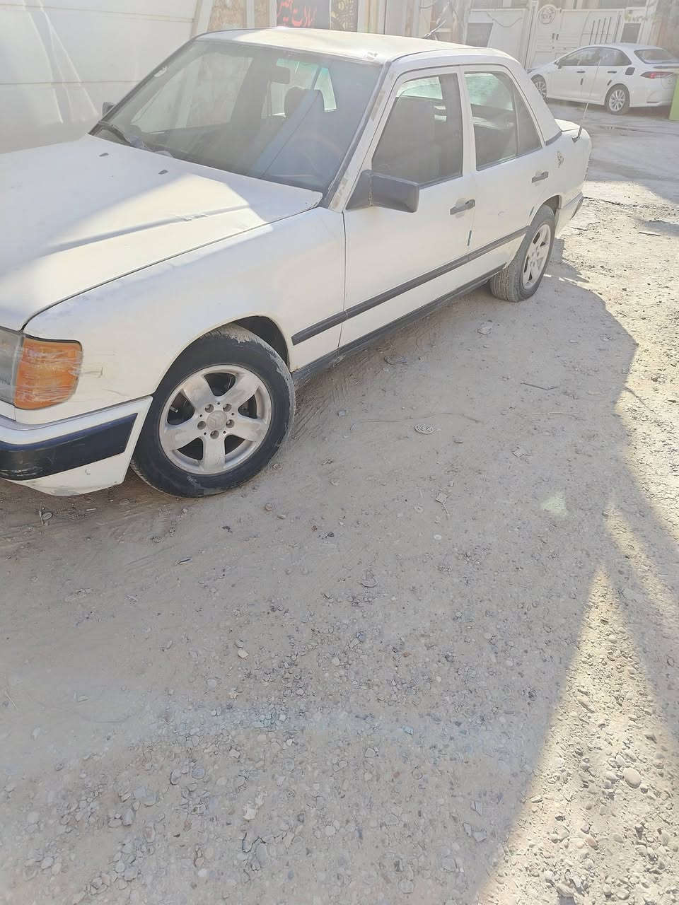 مارسيدس دب موديل ١٩٨٥ ٤سلندر كير اوتو  محرك بلادي  رقم بغداد للتواصل *********** واتساب
