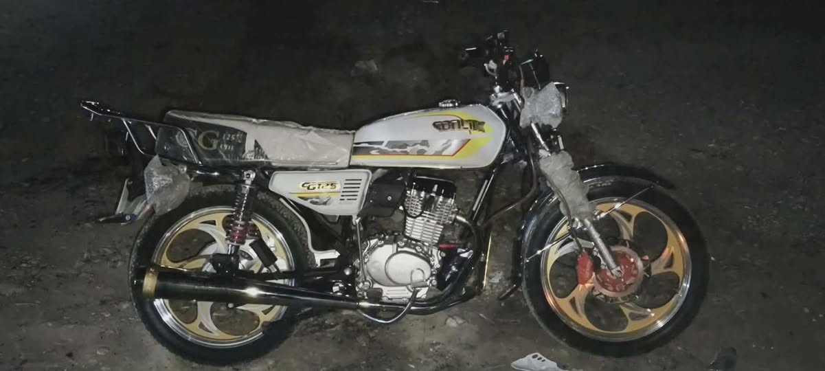 ماطور سولينك موديل 2023 ماشى ١٠٠٠اى عيب مابى كوله شغال  ويل نكتاز مكينه ممفتوح مكان خانقين ٧٠٠وبى مجال  ره قم تليفون ***********
