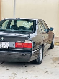 بي ام للبيع موديل 1991 سنويه جديد بطاقه بانزين بيها 525اصل وفصل مسكر ش...