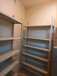 موصل • رفوف حديد • ابيض