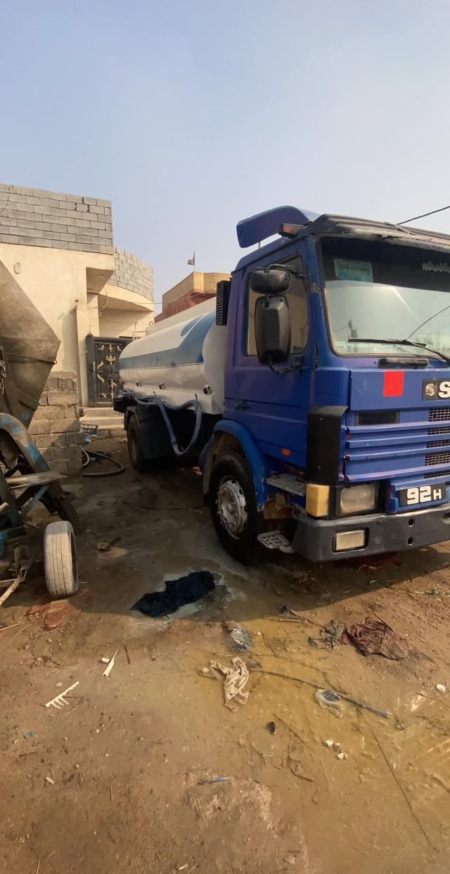 سكانيه للبيع مديل 91بلسنويه قلاب بدون تحويل رقم اربيل حموله 14طن 112مكينه 6روس 113 كير عادي نص دكمه السعر 90وبيه مجال قليل ***********
