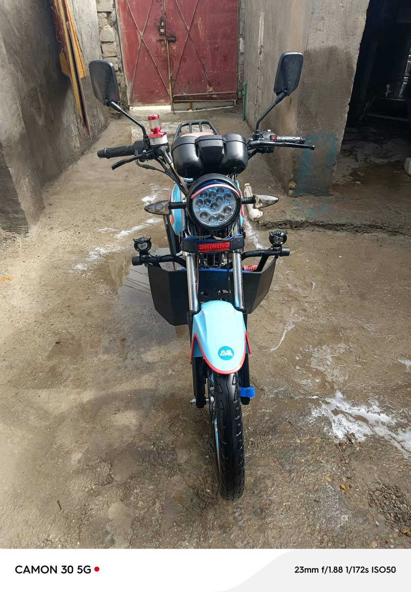 السلام عليكم دراجه للبيع موديل 23 طالعه بال 24 اوراق اصولي باسمي السعر 750 وبيها مجالي مكاني كربلاء طويريج***********
