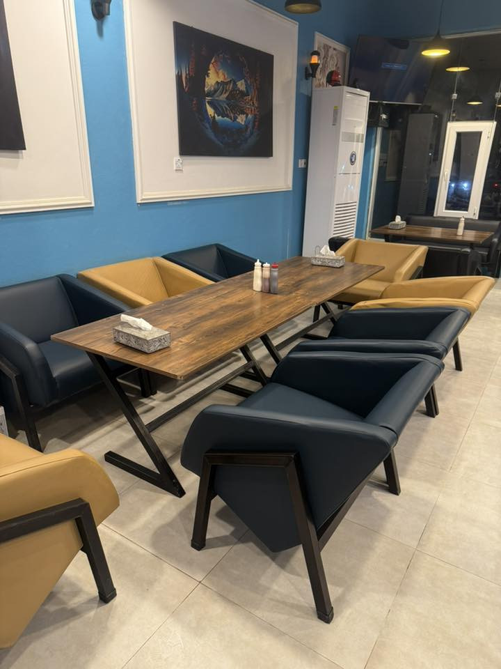 كراسي للبيع استعمال شهرين  
نظافة ١٠٠٪؜ عدد ٤٠ للبيع الكل
 
واتساب: ***********
